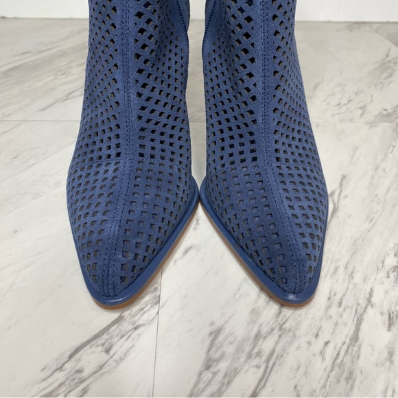 Vince Camuto Yolandal Blue Cutout Suede Pointy Toe Heeled Bootie 6M - Picture 10 of 14